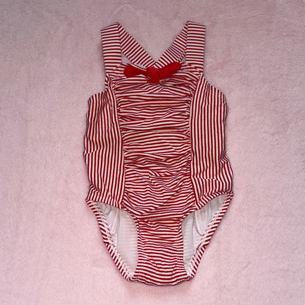 Girls One-Piece Swimsuit** Bundle 5+ items and name your offer!!! 💖💞